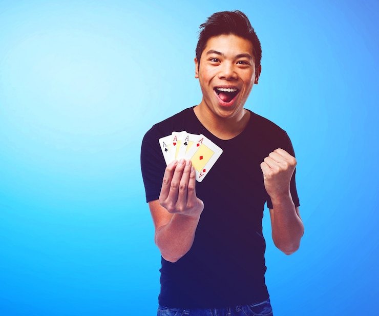 Dragon Tiger live-dealer studio with professional croupier and multi-camera broadcast at big win108.com